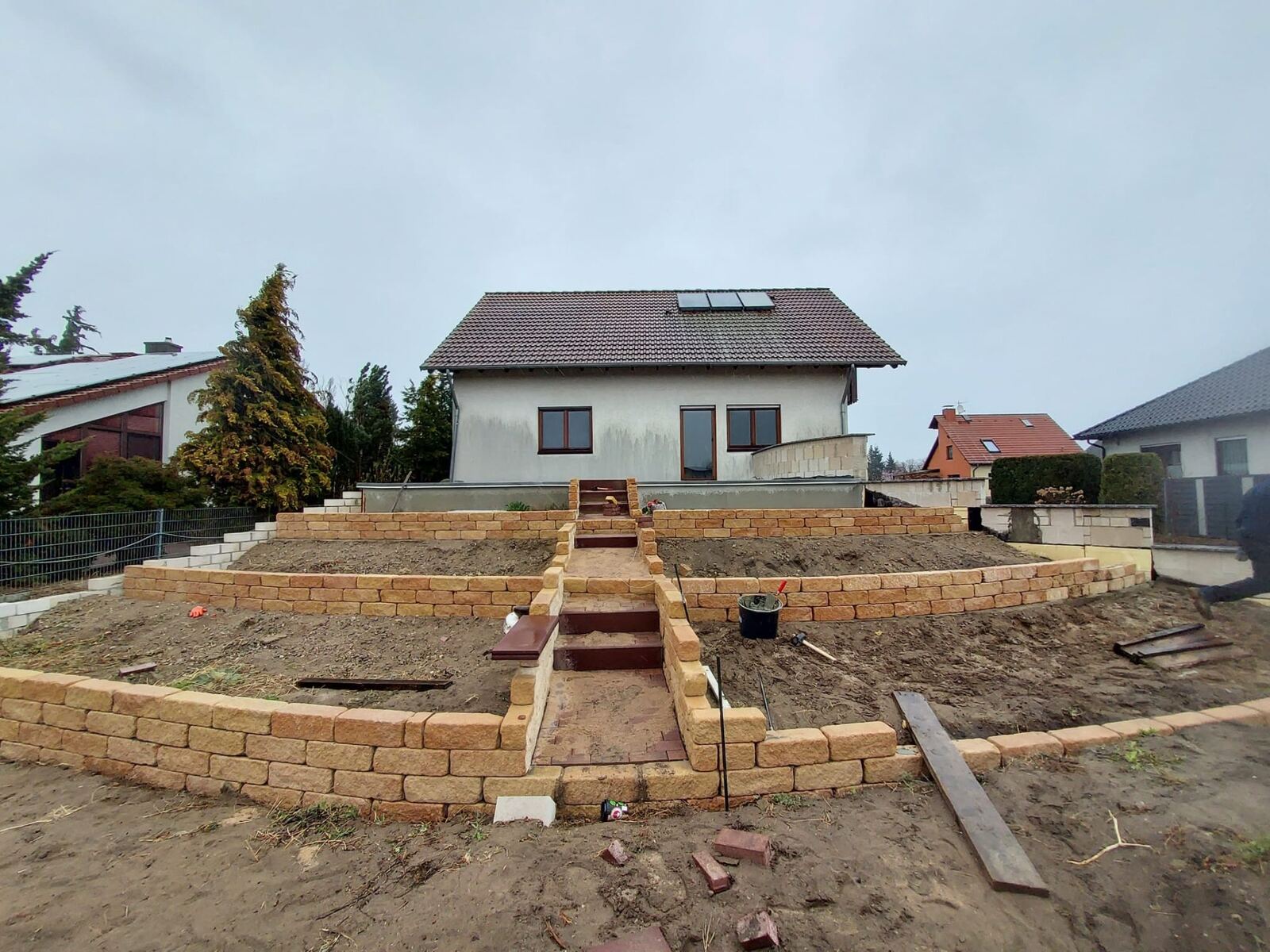 Natursteinmauer & Terrassierung